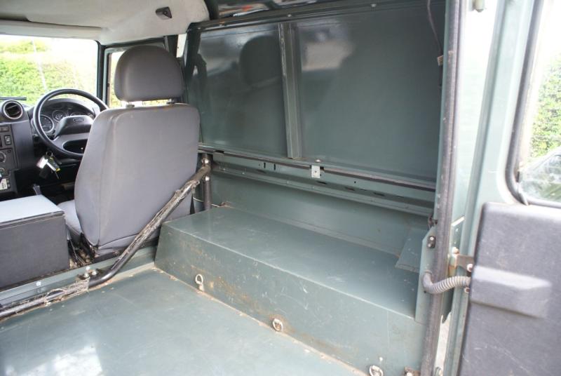 Land Rover Defender 90