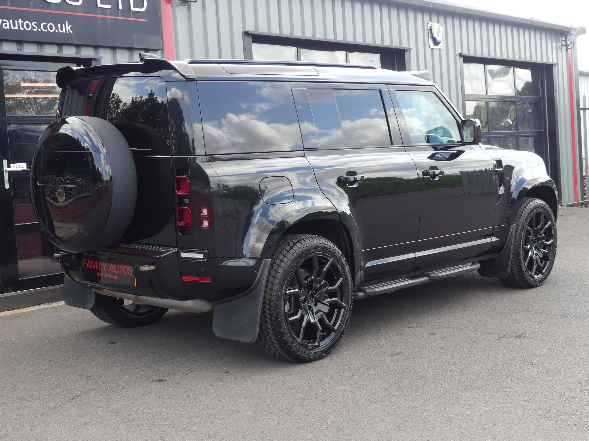 Land Rover Defender 110