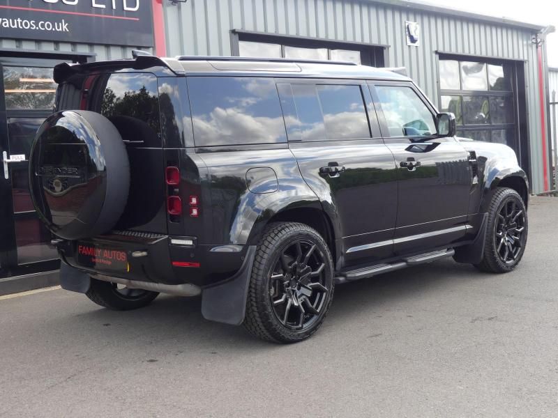 Land Rover Defender 110