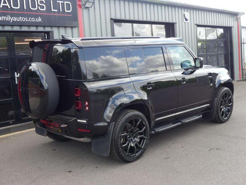 Land Rover Defender 110