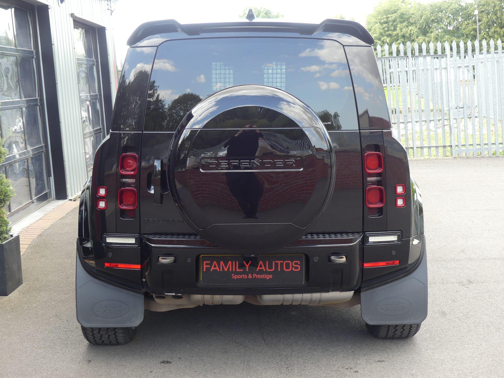 Land Rover Defender 110