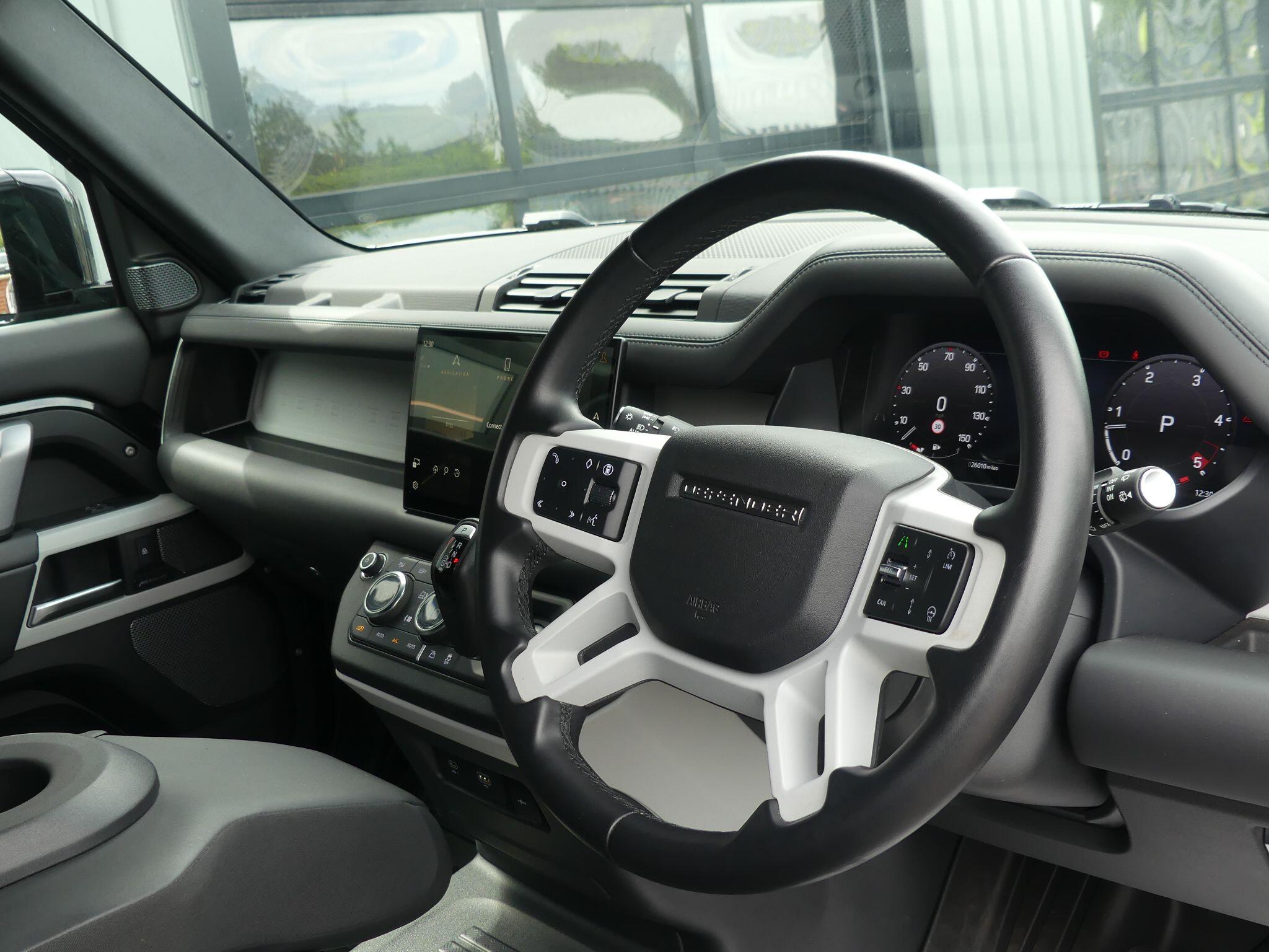 Land Rover Defender 110