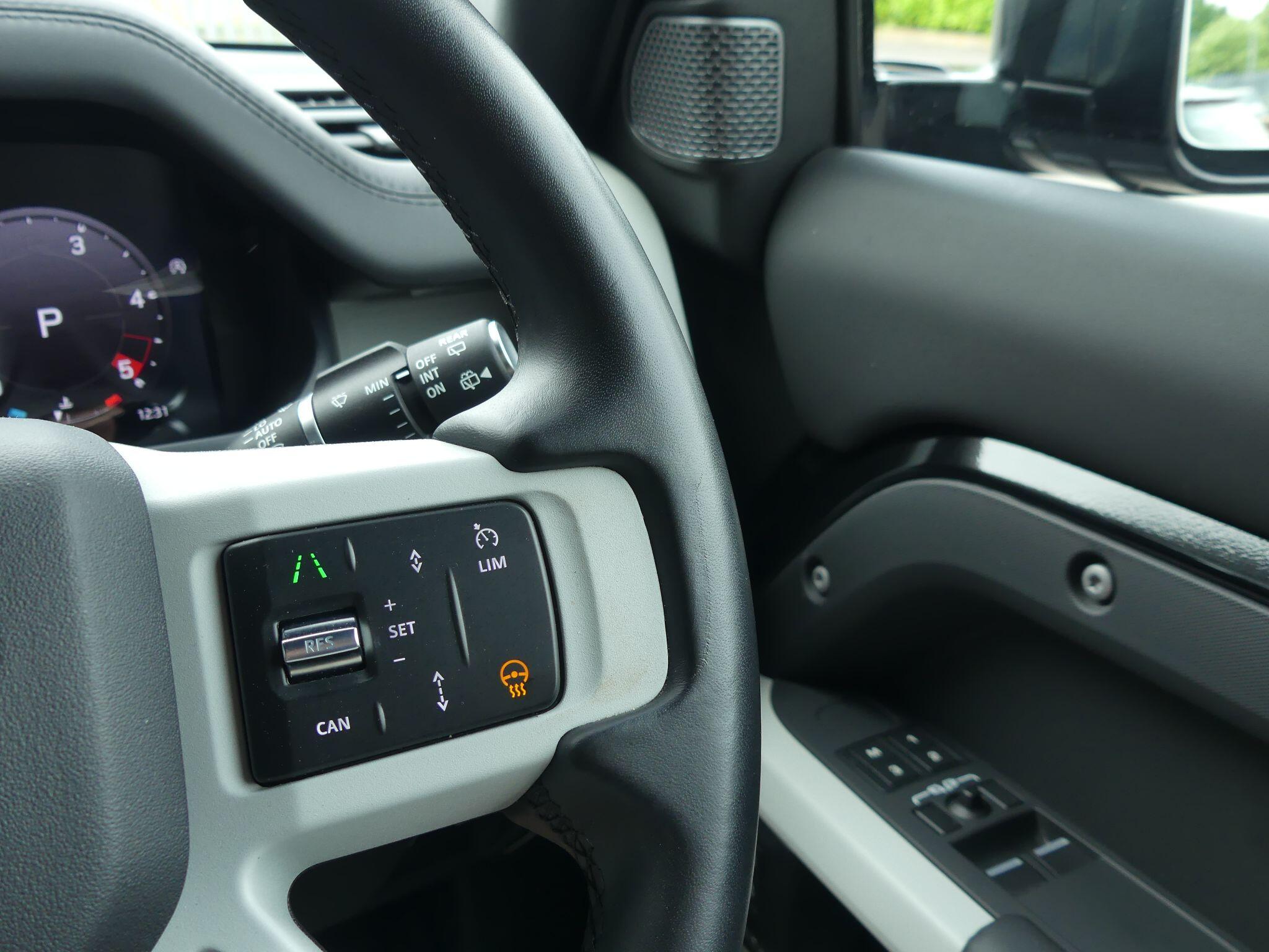Land Rover Defender 110