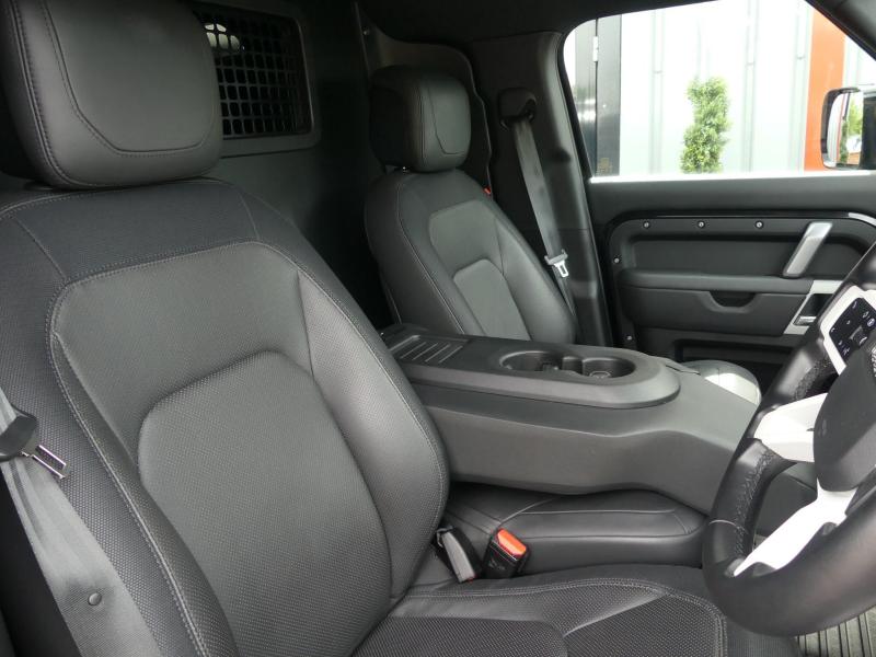 Land Rover Defender 110