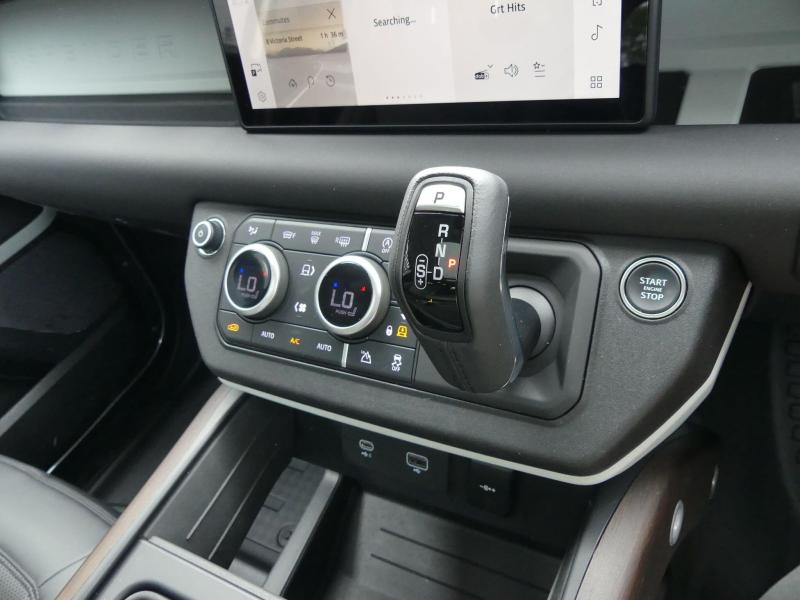 Land Rover Defender 110