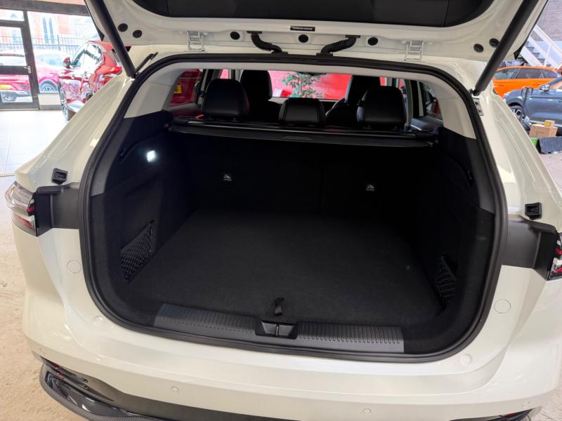 MG Motor UK HS