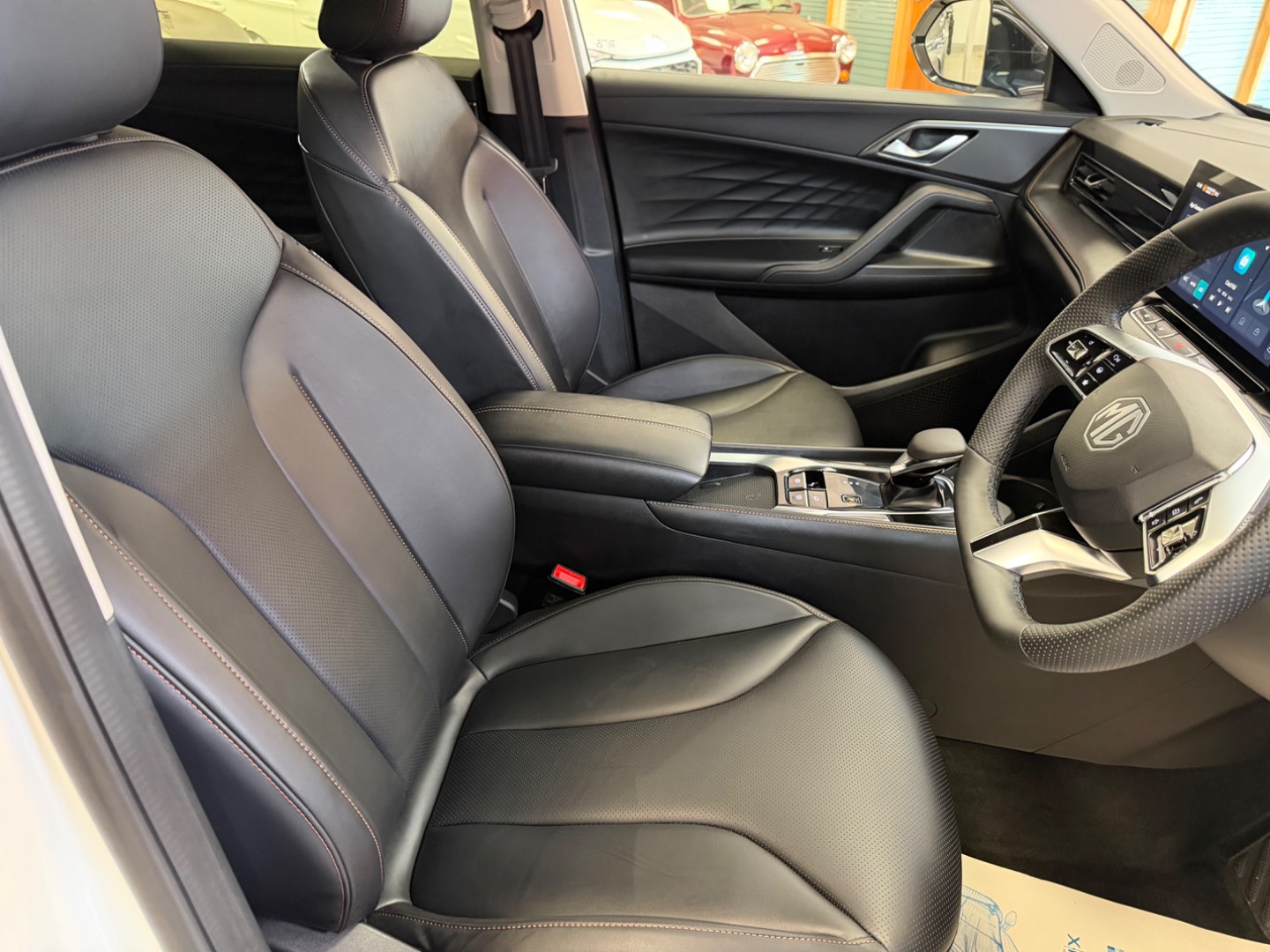 MG Motor UK HS