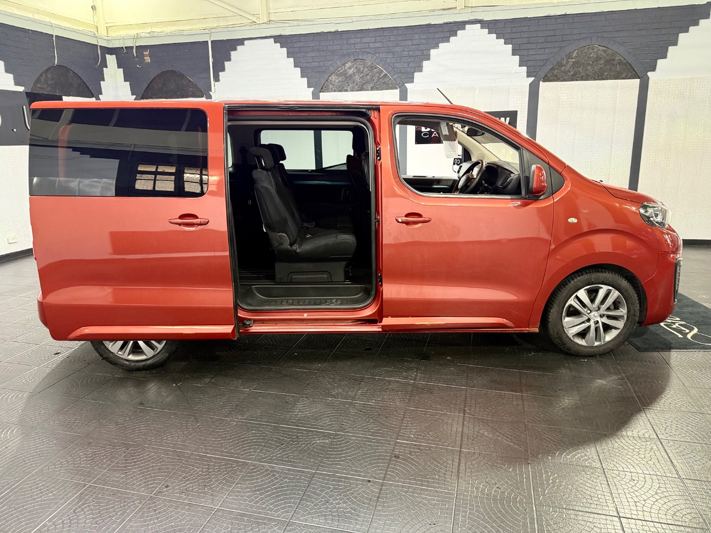 Peugeot Traveller