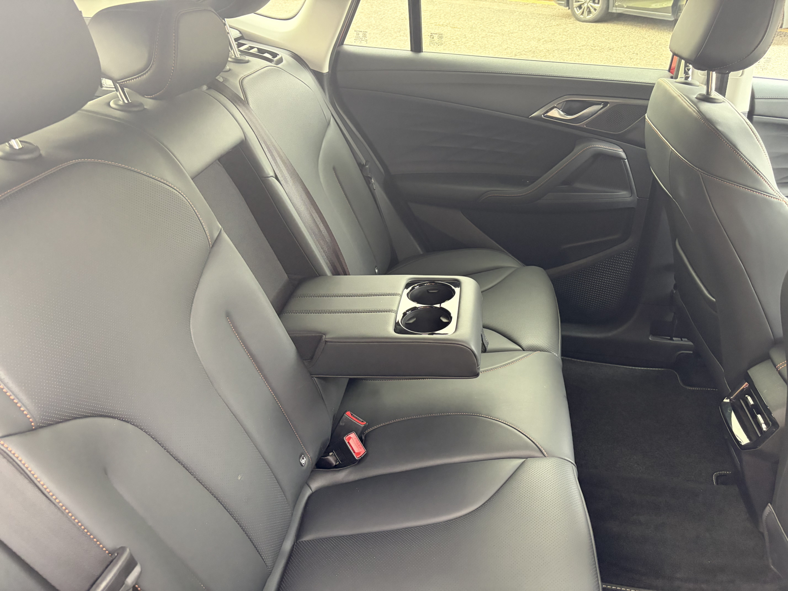 MG Motor UK HS