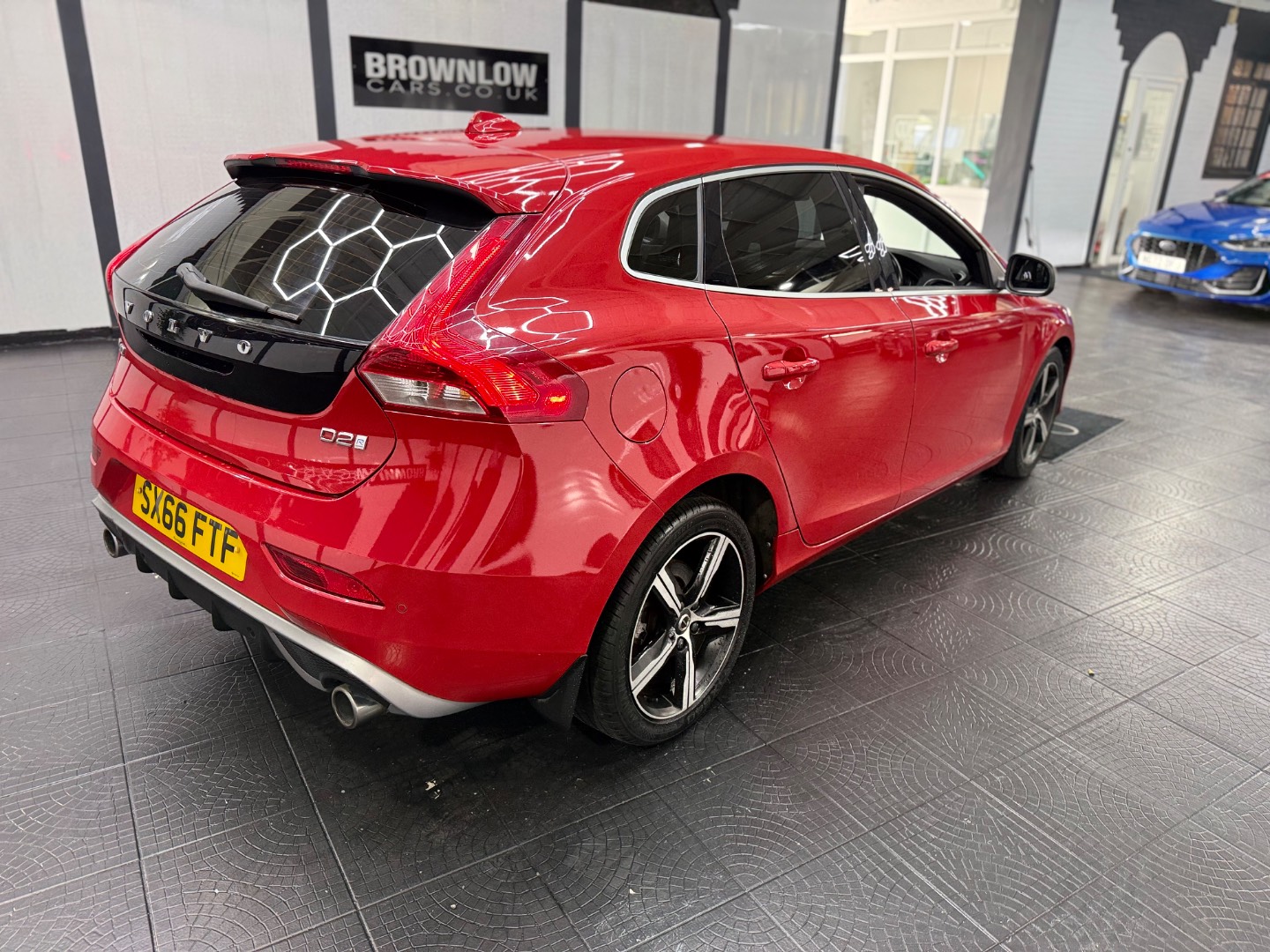 Volvo V40