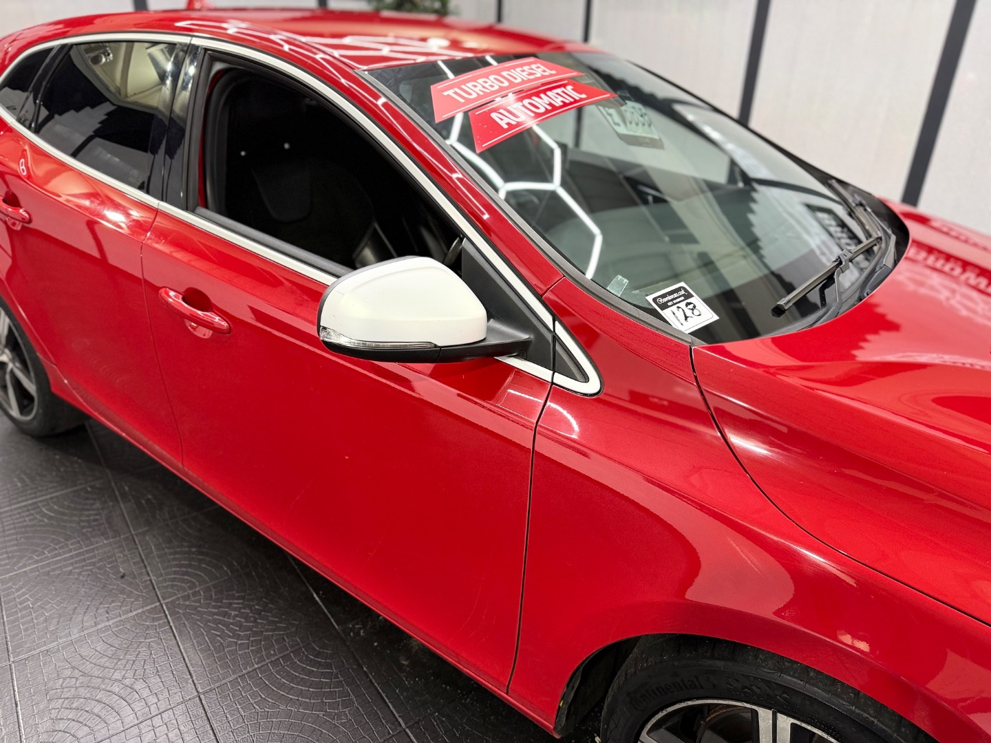 Volvo V40