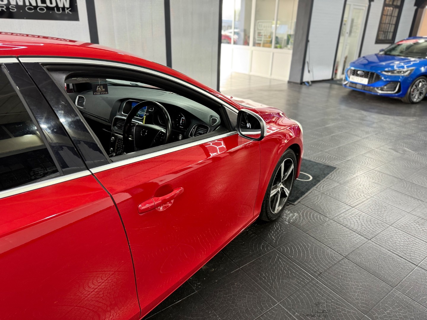 Volvo V40