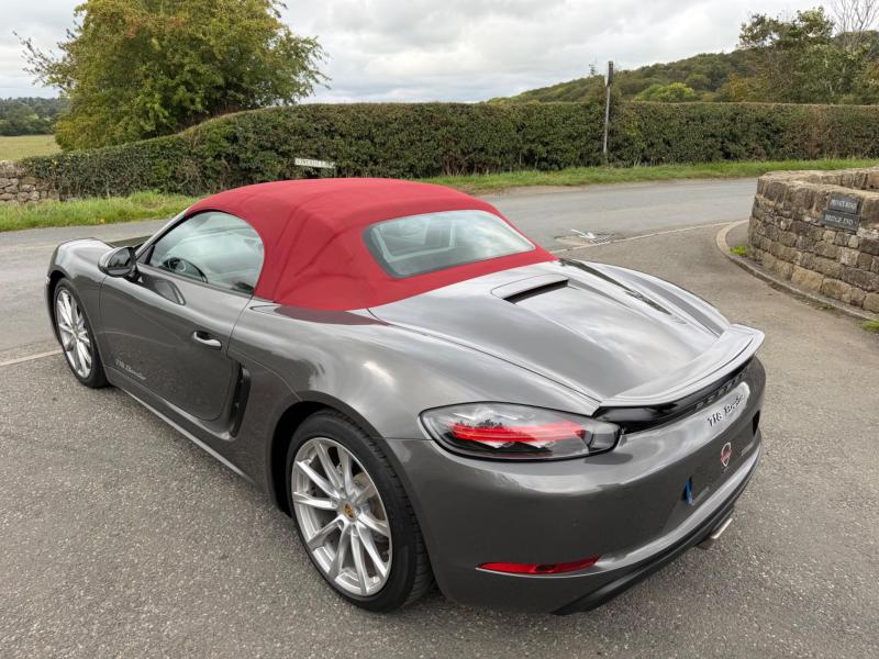 Porsche 718 Boxster