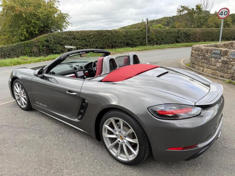 Porsche 718 Boxster