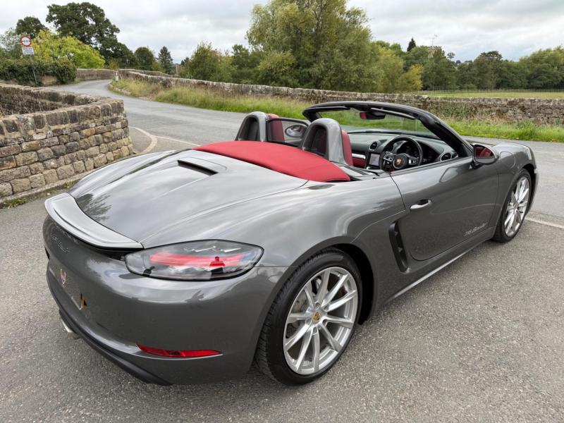 Porsche 718 Boxster