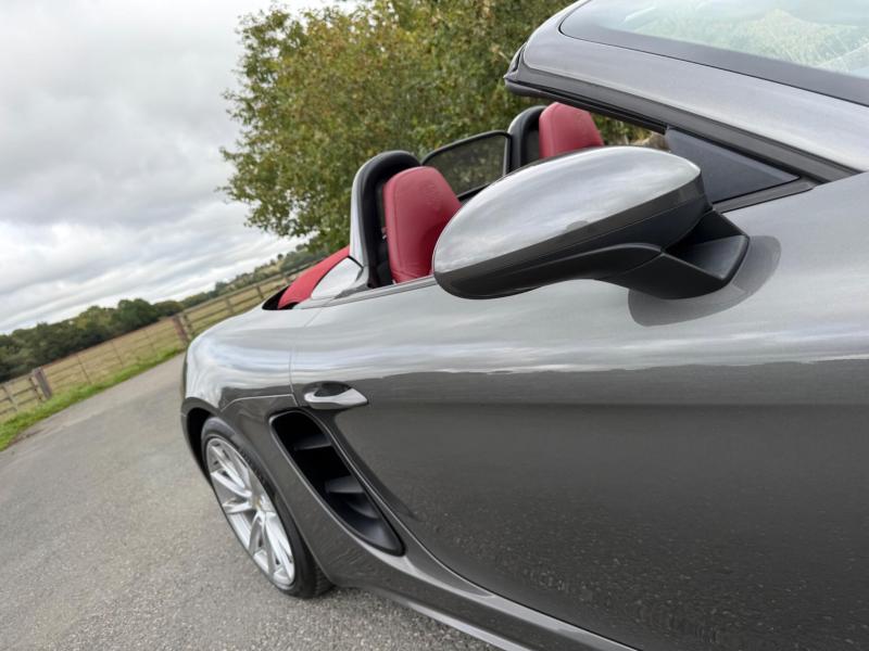 Porsche 718 Boxster