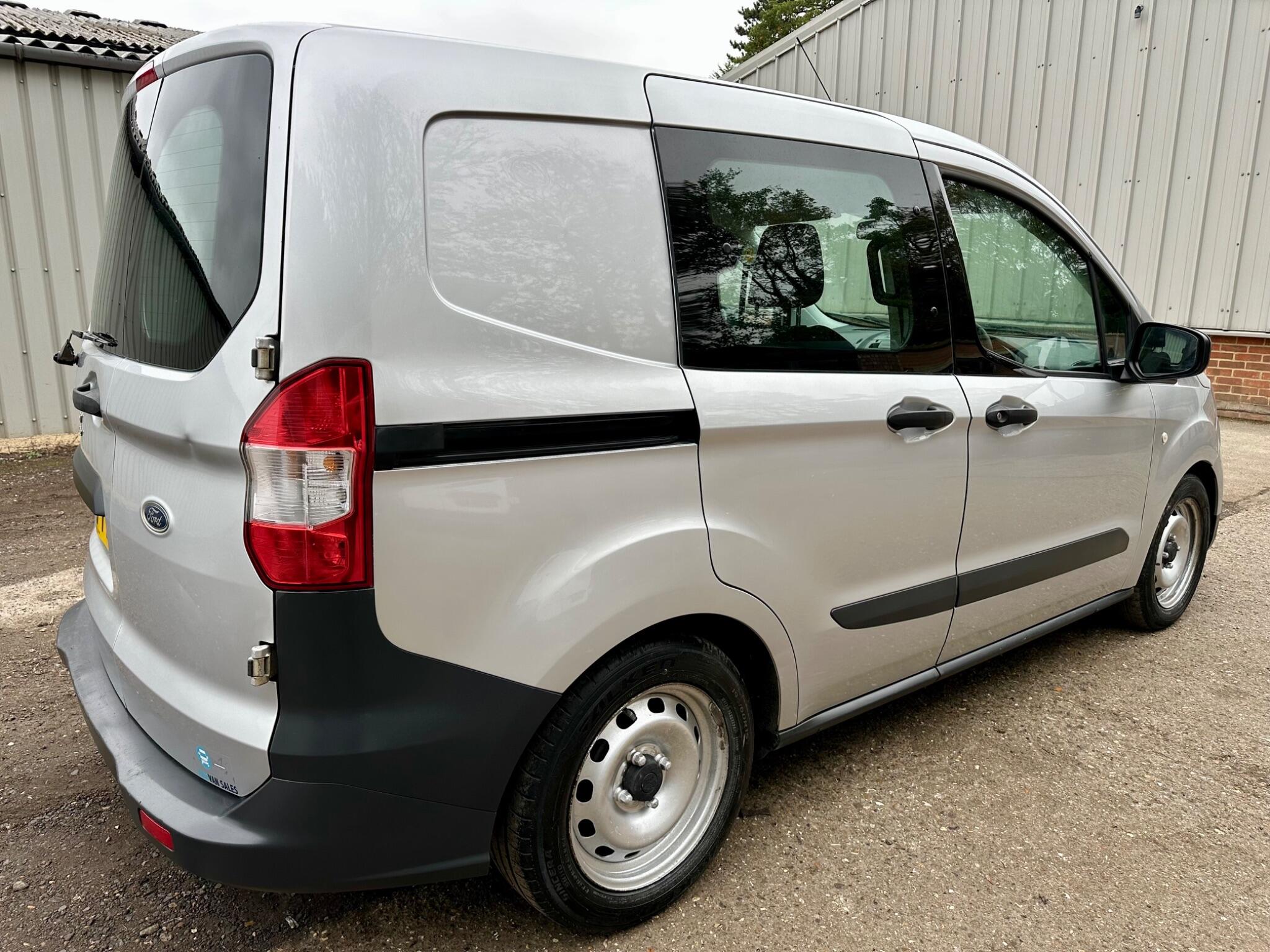 Ford Transit Courier