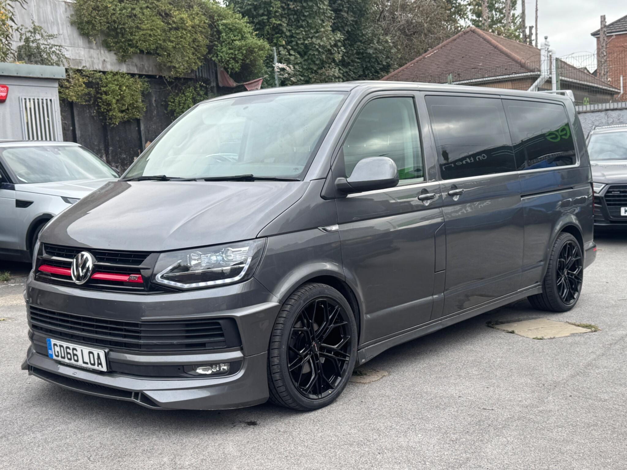 Volkswagen Transporter Shuttle
