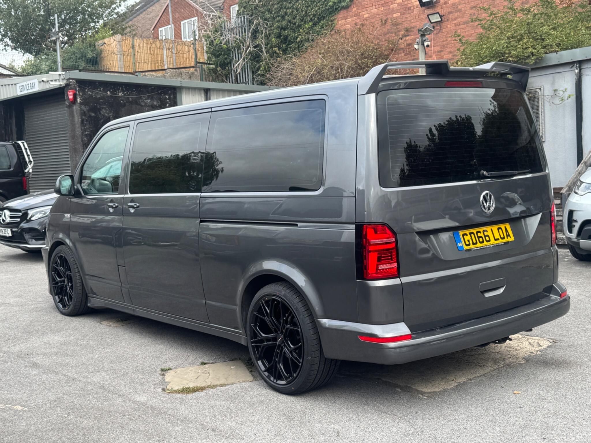 Volkswagen Transporter Shuttle