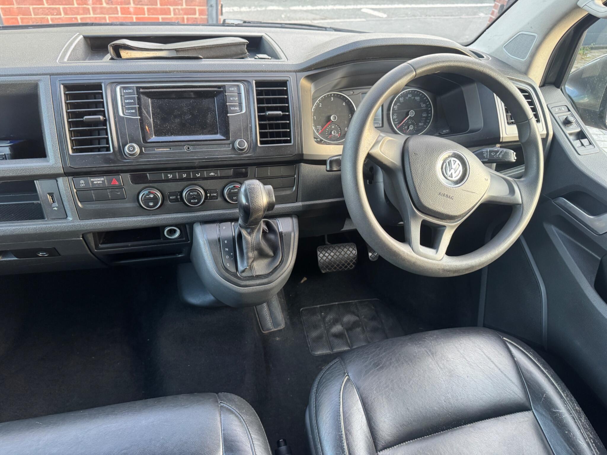 Volkswagen Transporter Shuttle