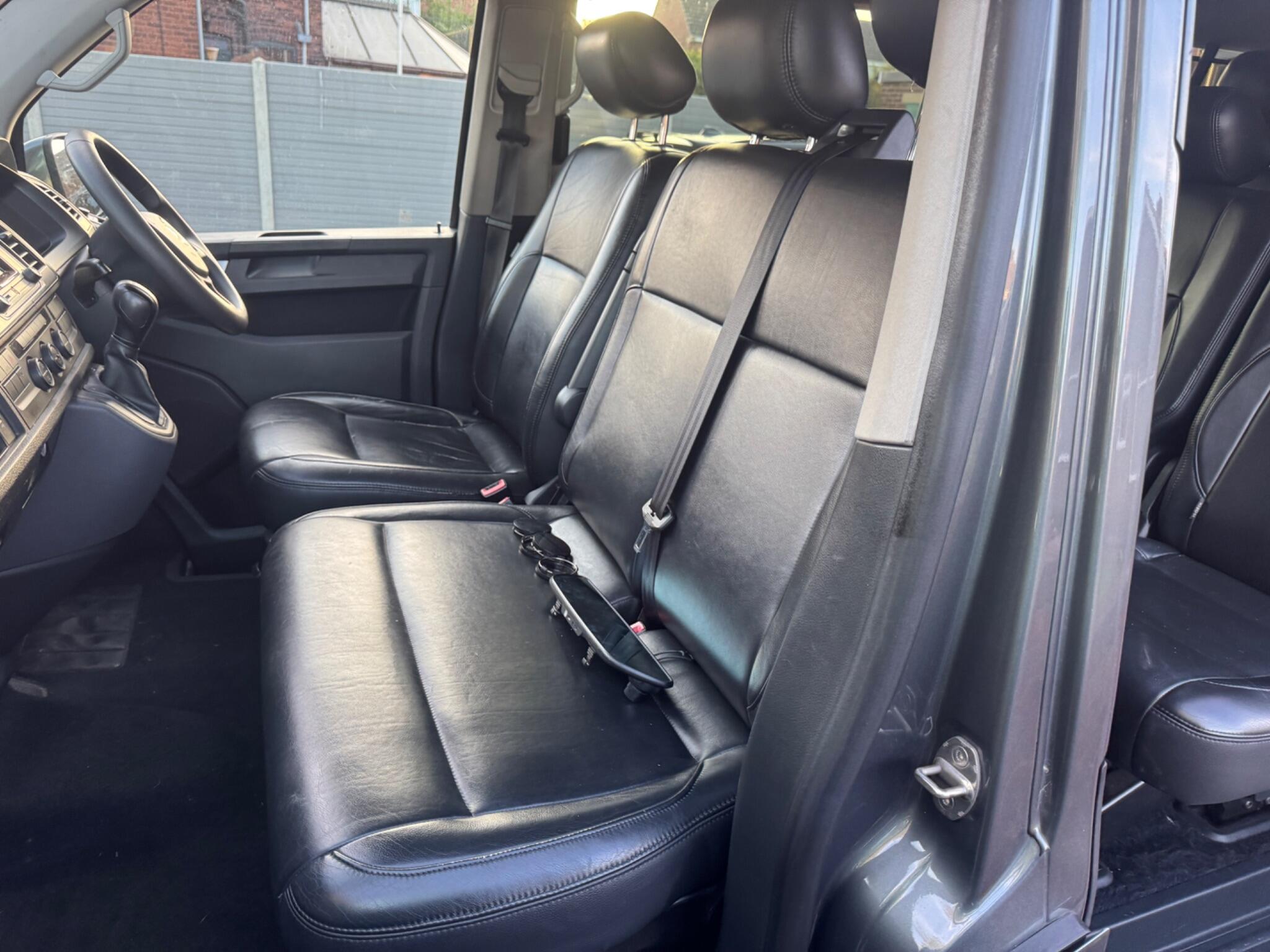 Volkswagen Transporter Shuttle