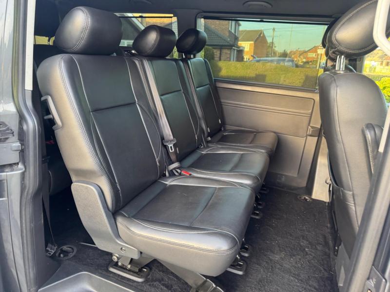 Volkswagen Transporter Shuttle