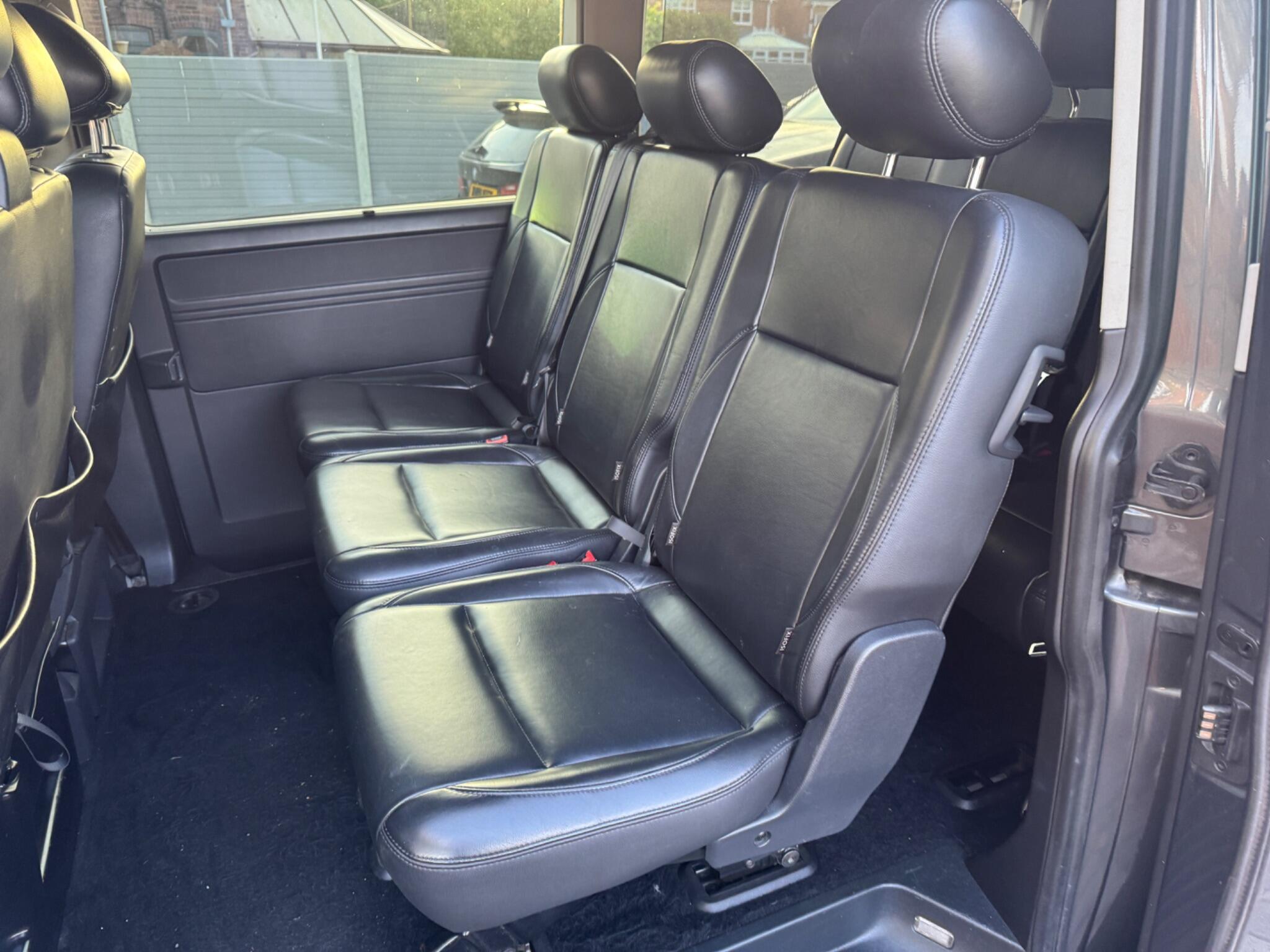 Volkswagen Transporter Shuttle