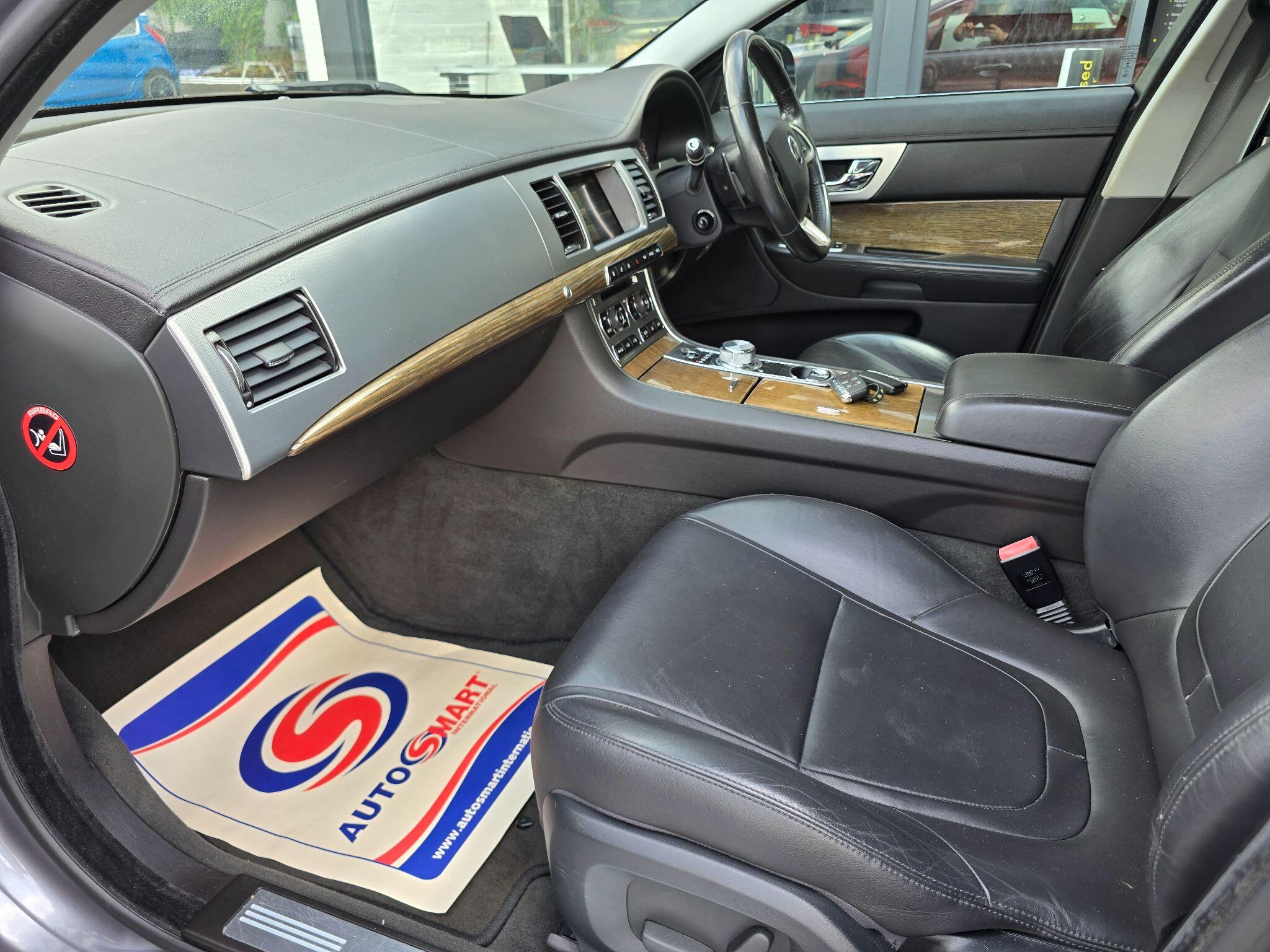 Jaguar XF
