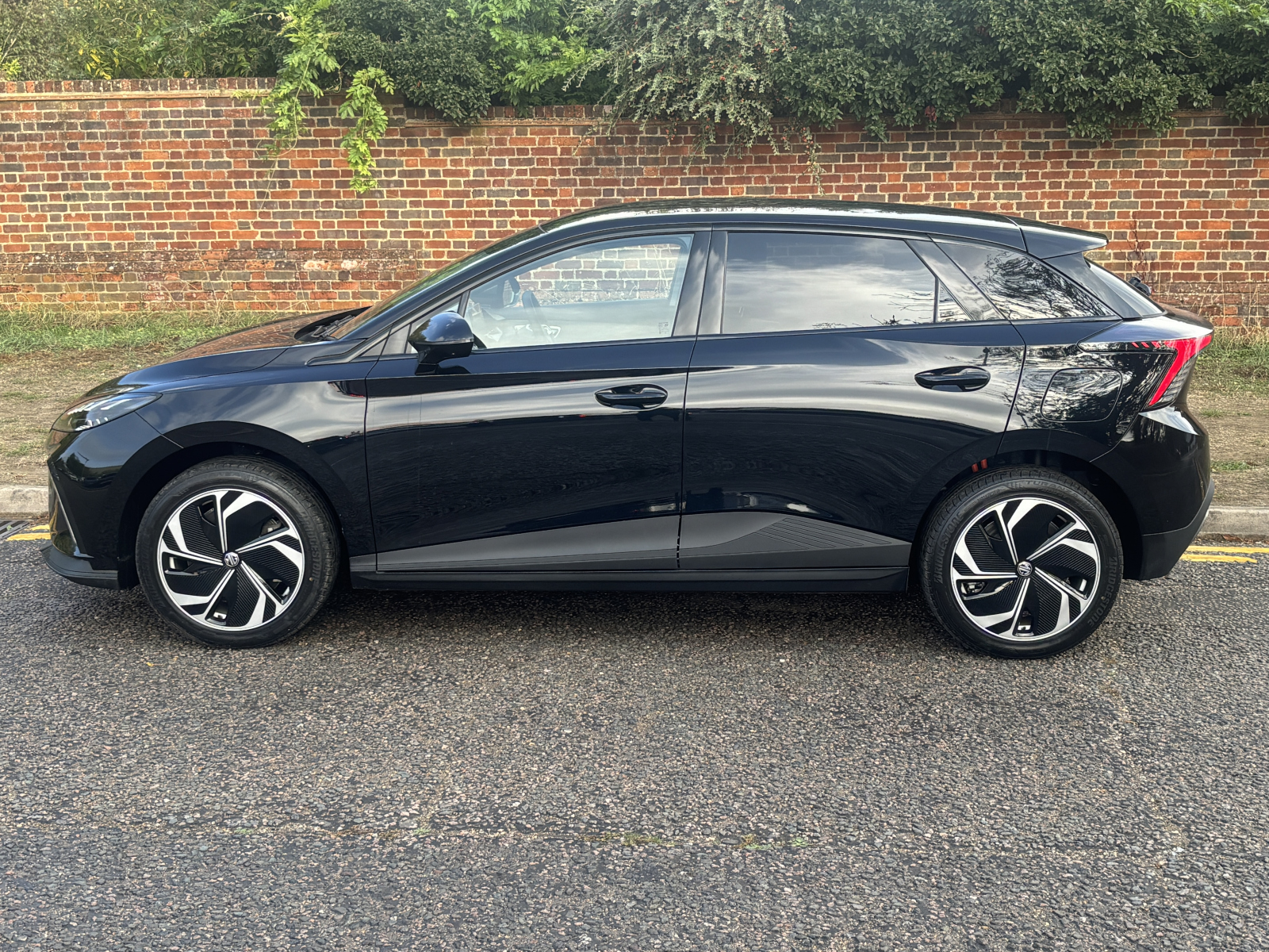 MG Motor UK Mg4