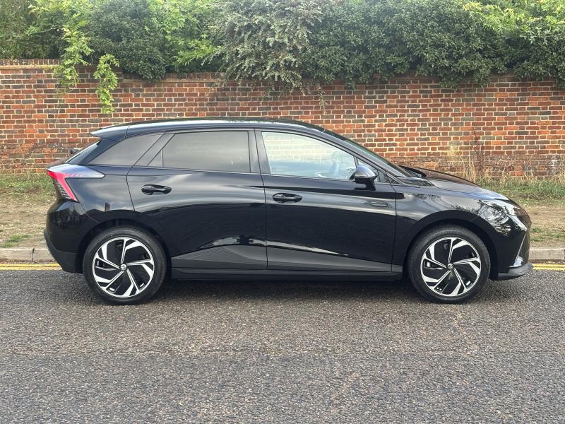MG Motor UK Mg4