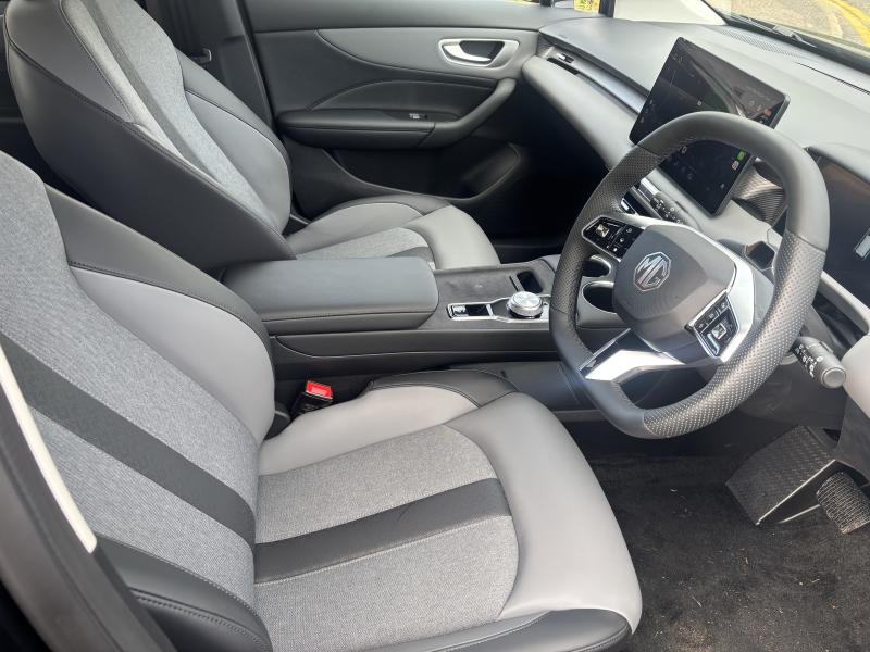 MG Motor UK Mg4
