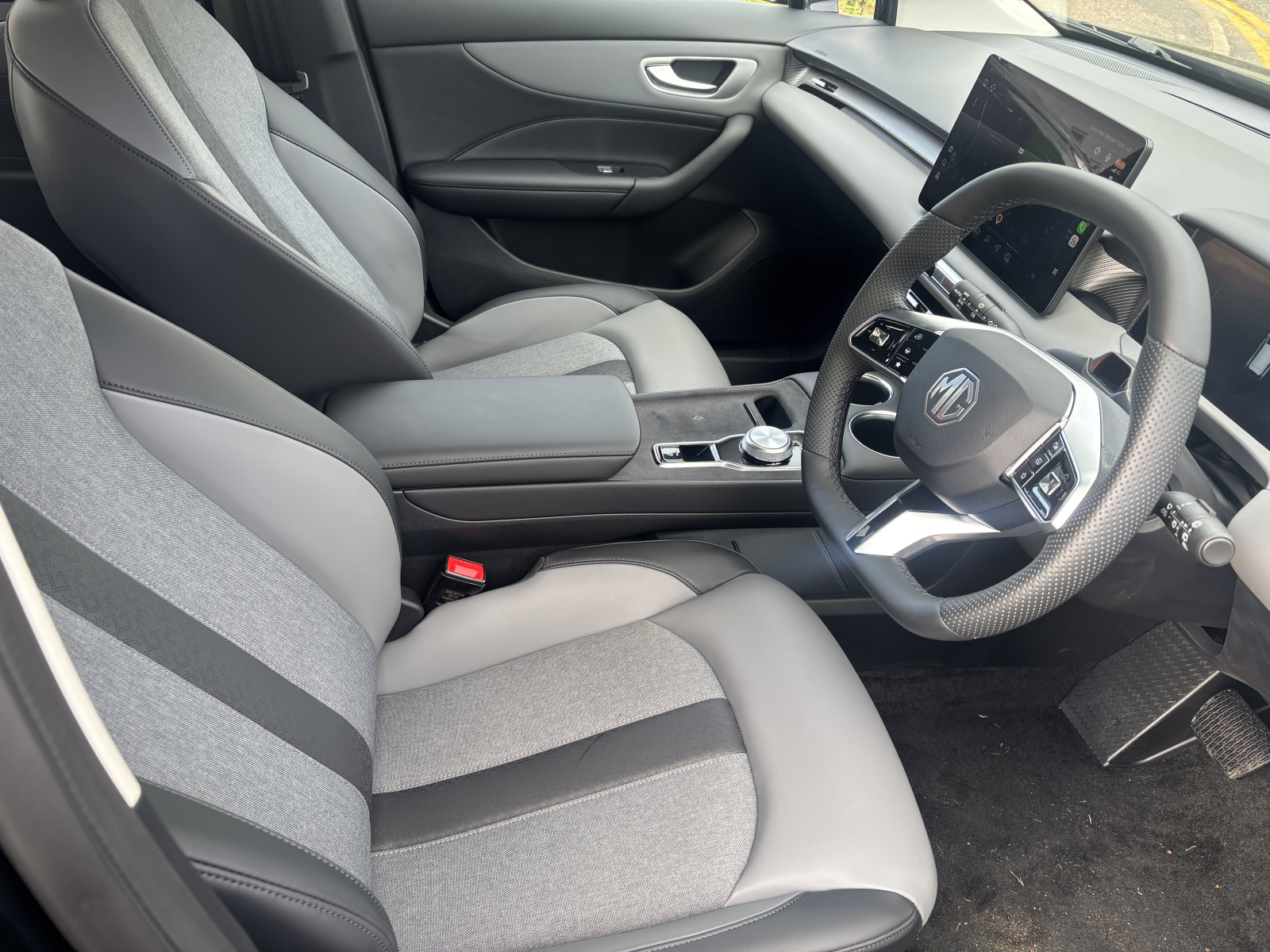 MG Motor UK Mg4
