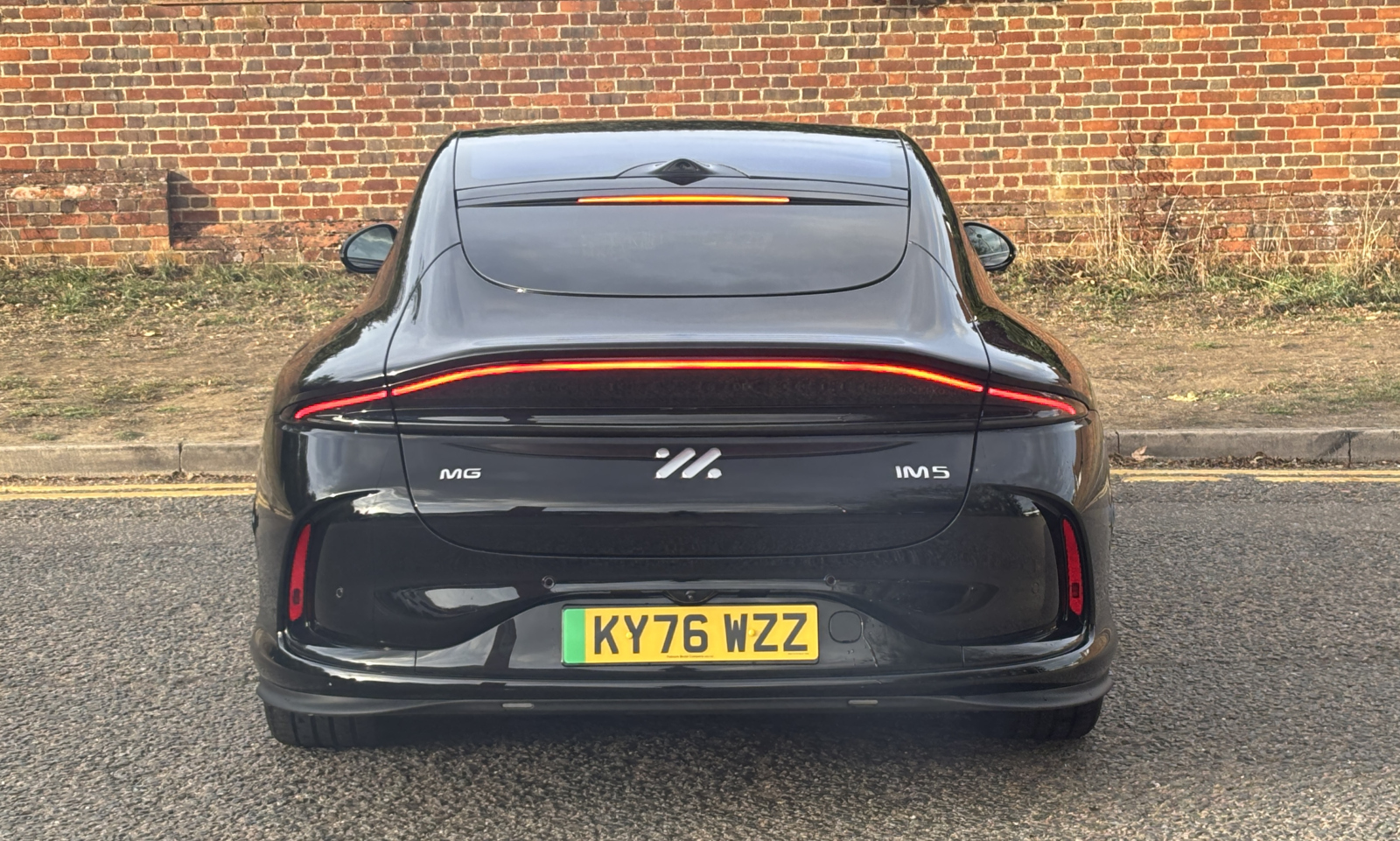 MG Motor UK IM5