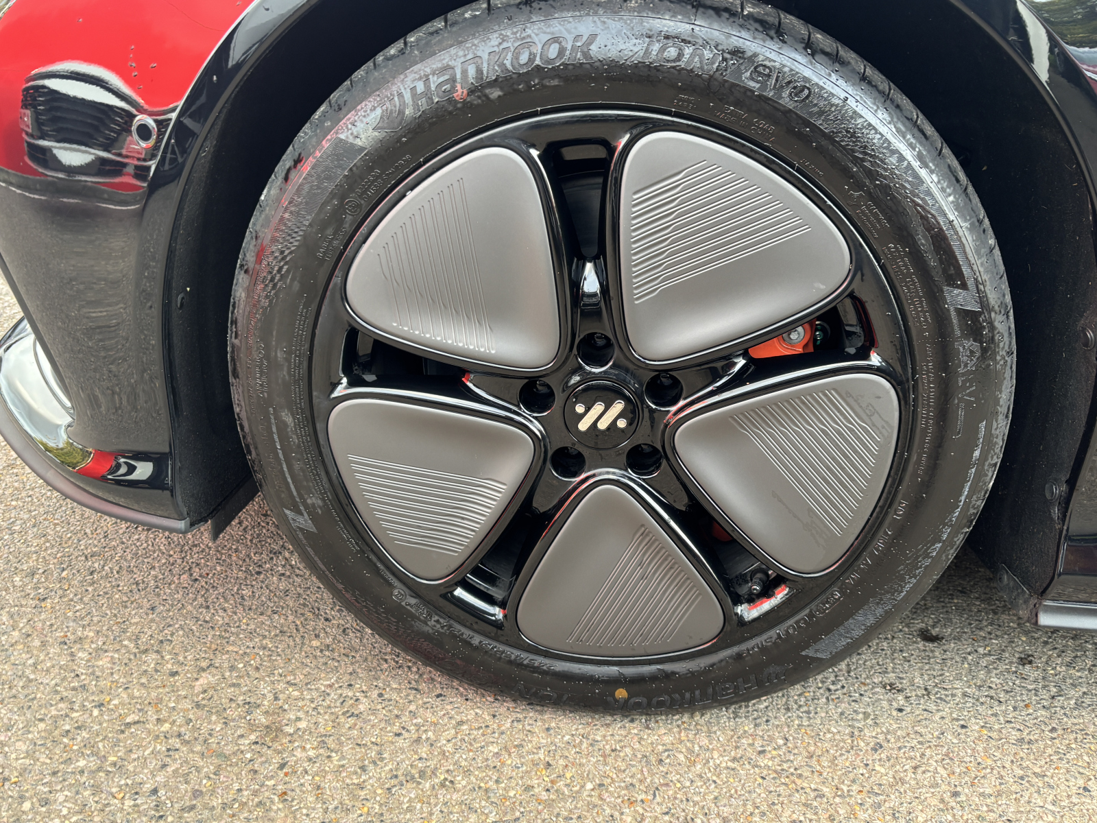 MG Motor UK IM5