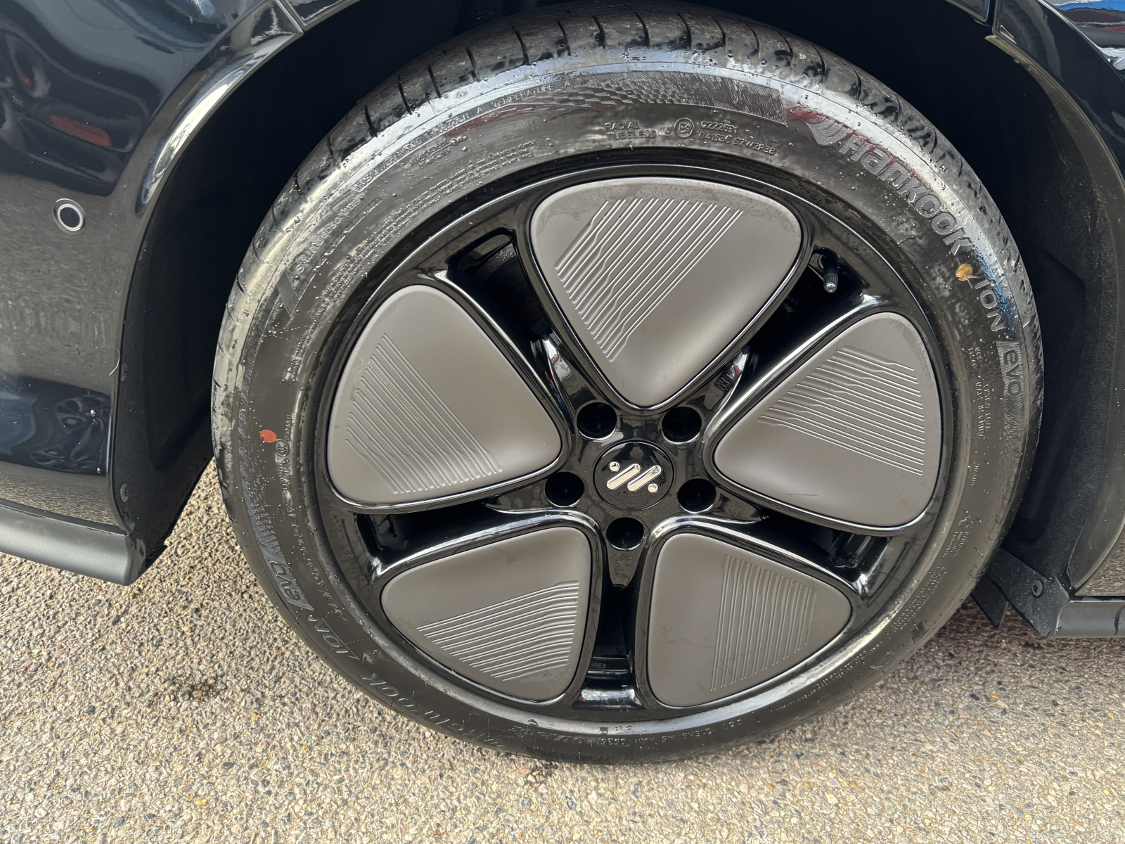 MG Motor UK IM5