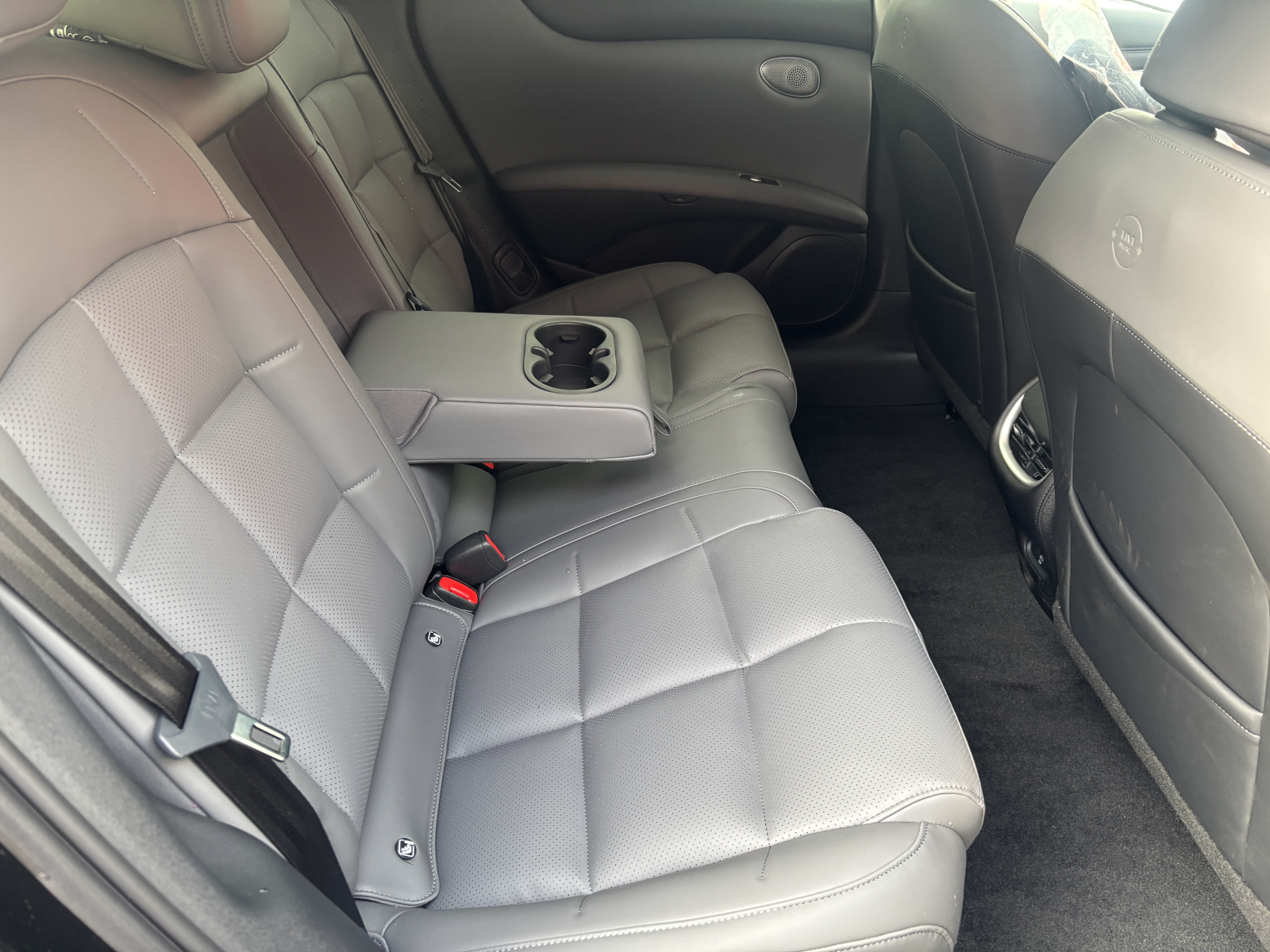 MG Motor UK IM5