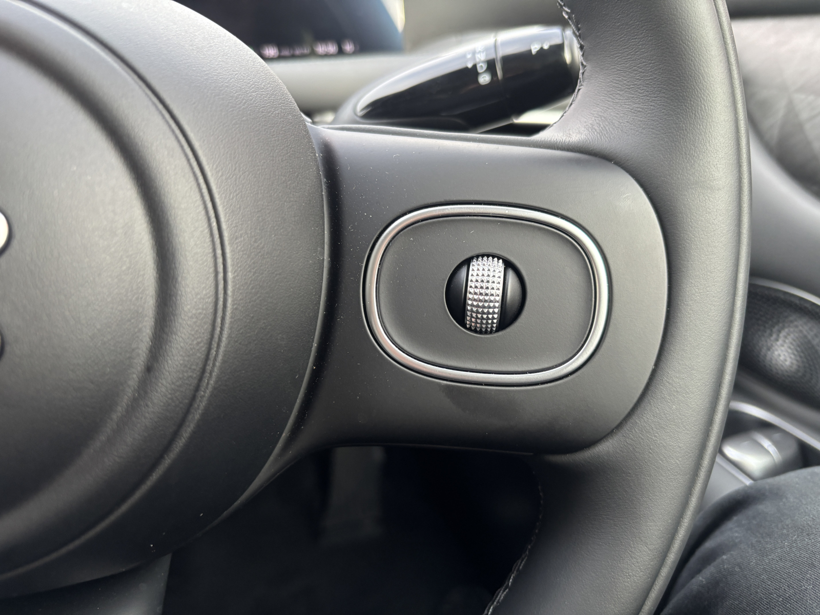 MG Motor UK IM5