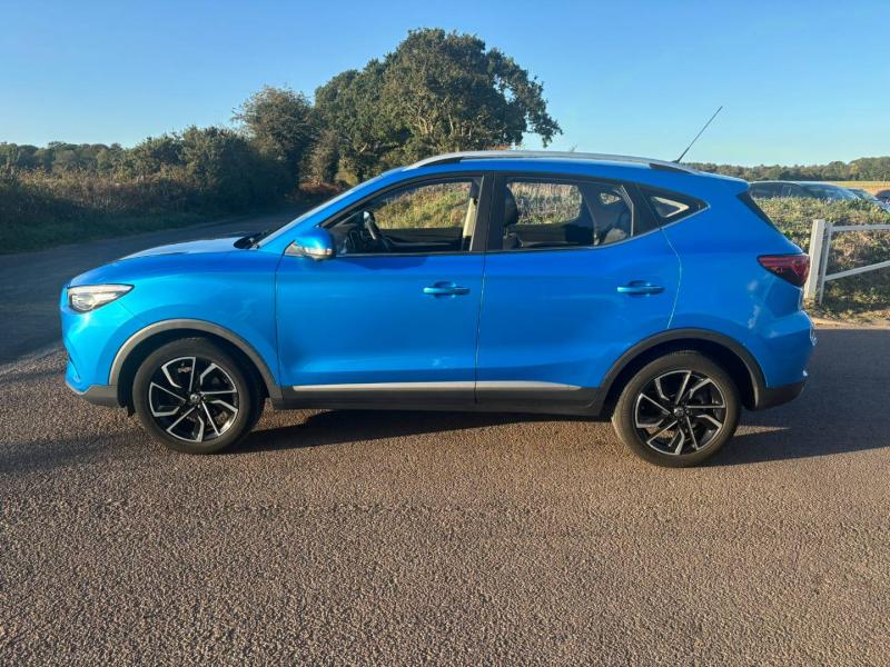 MG ZS