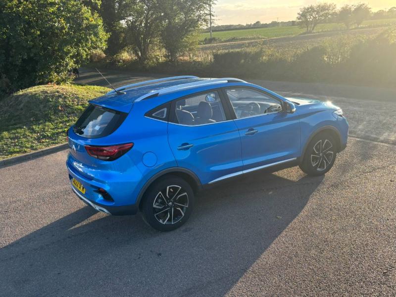 MG ZS