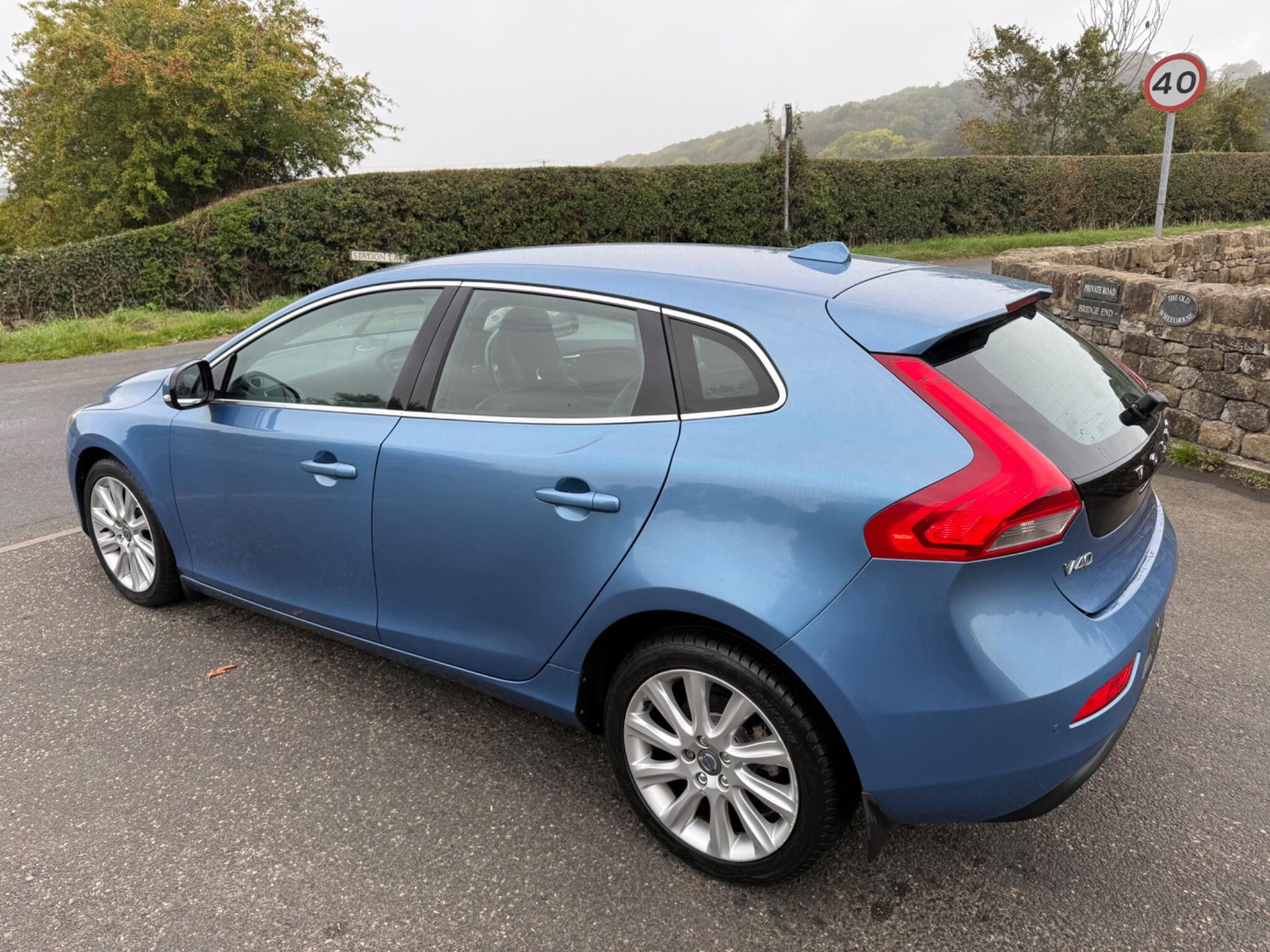 Volvo V40