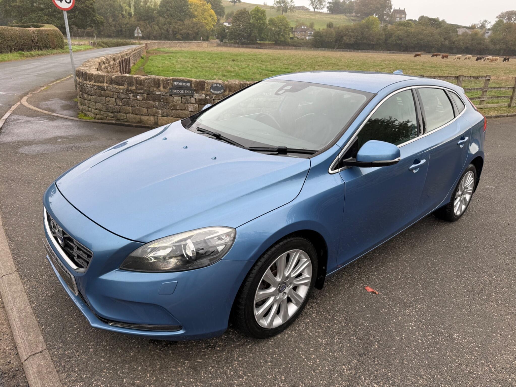 Volvo V40