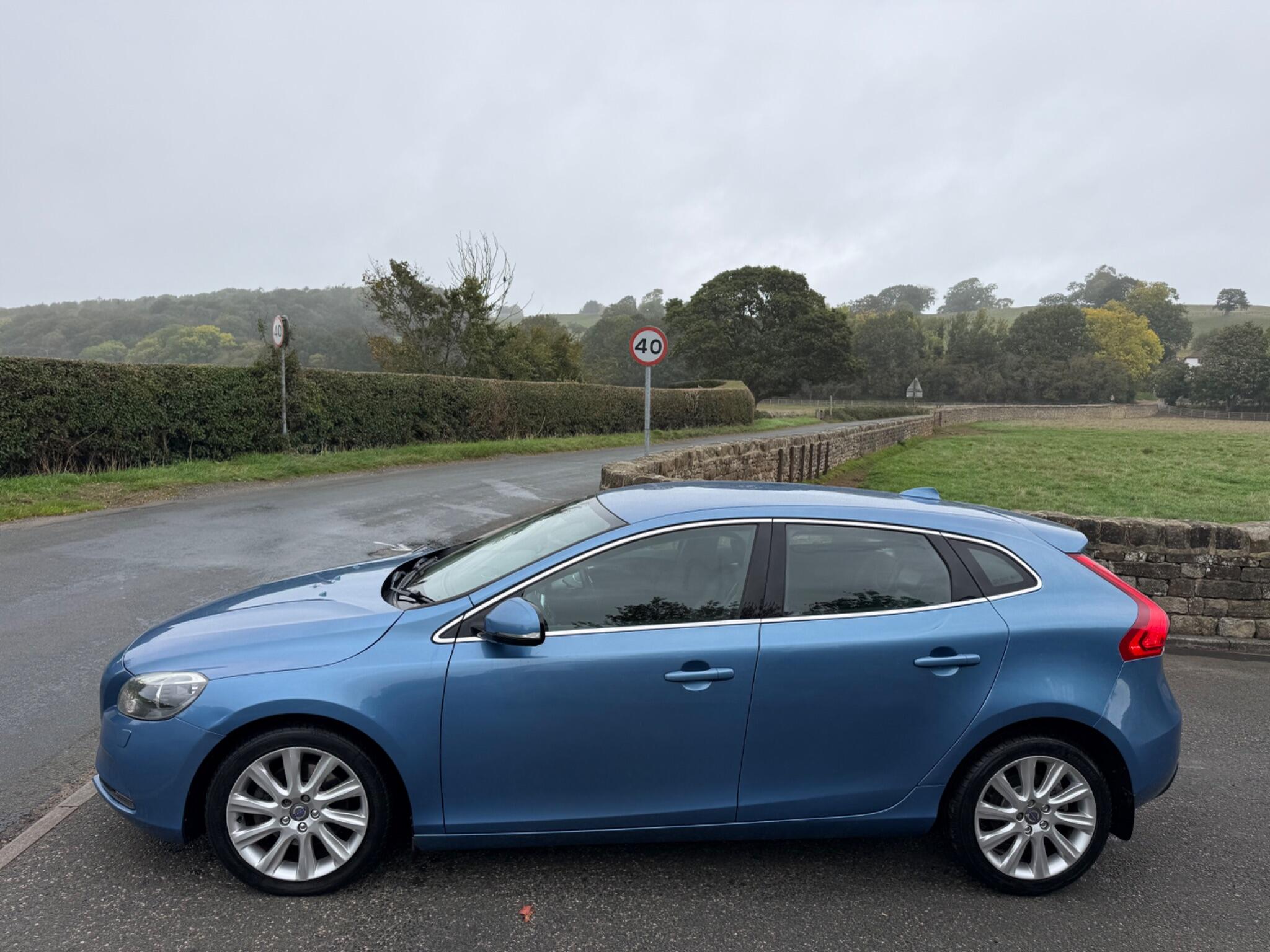 Volvo V40