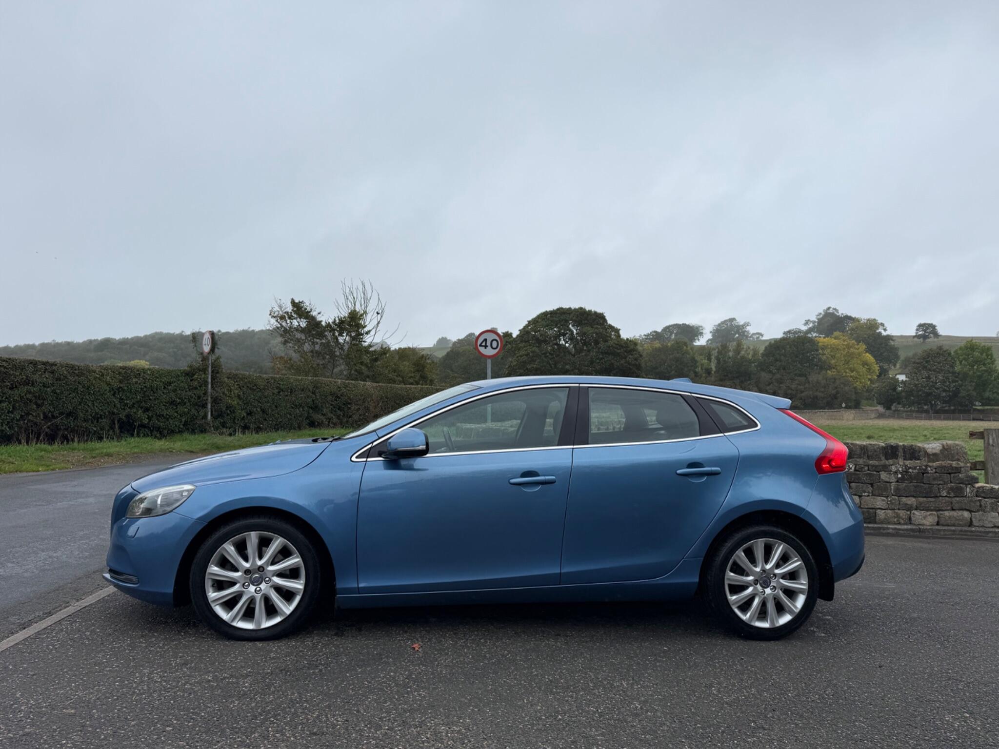 Volvo V40