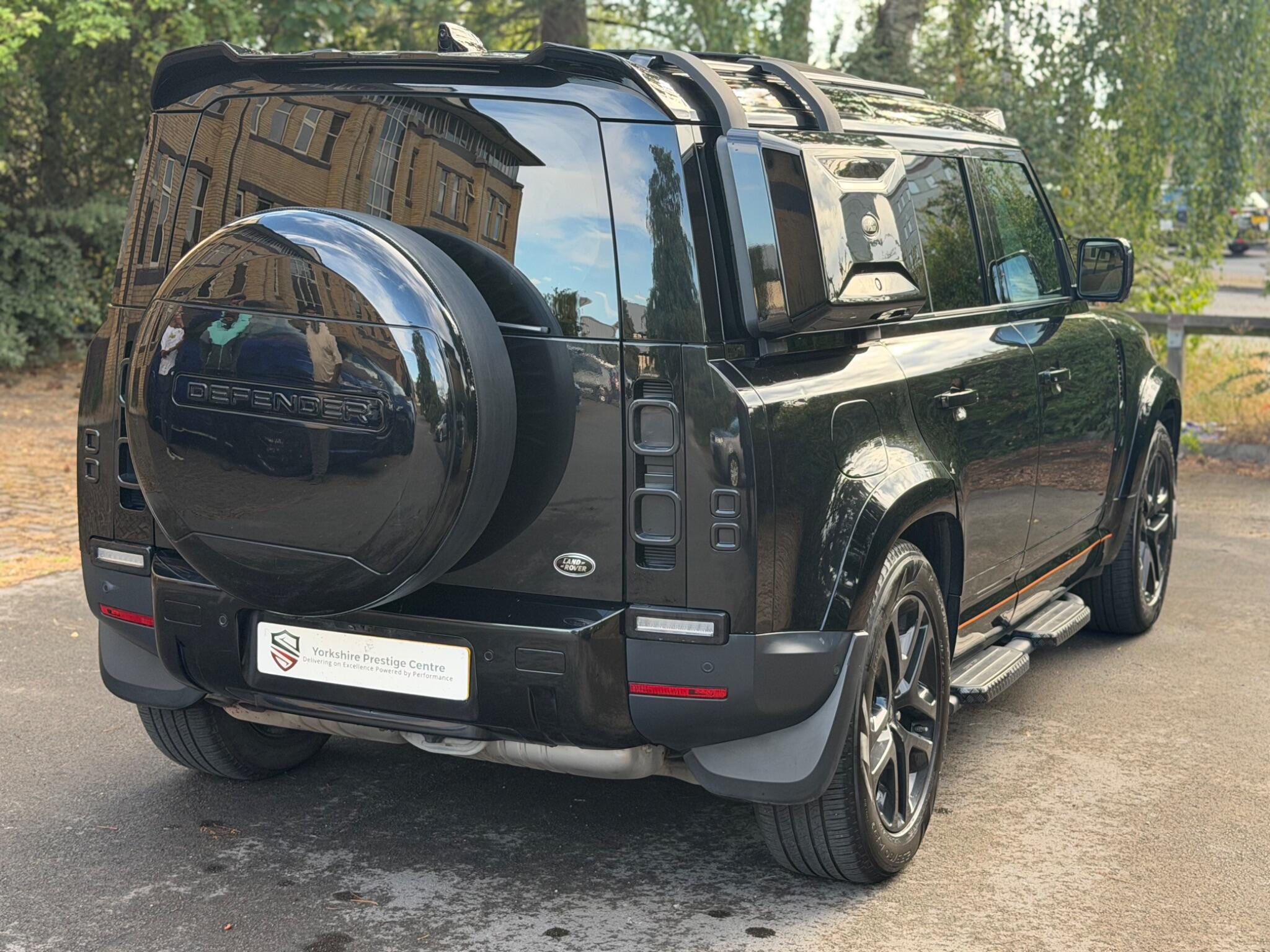 Land Rover Defender 110