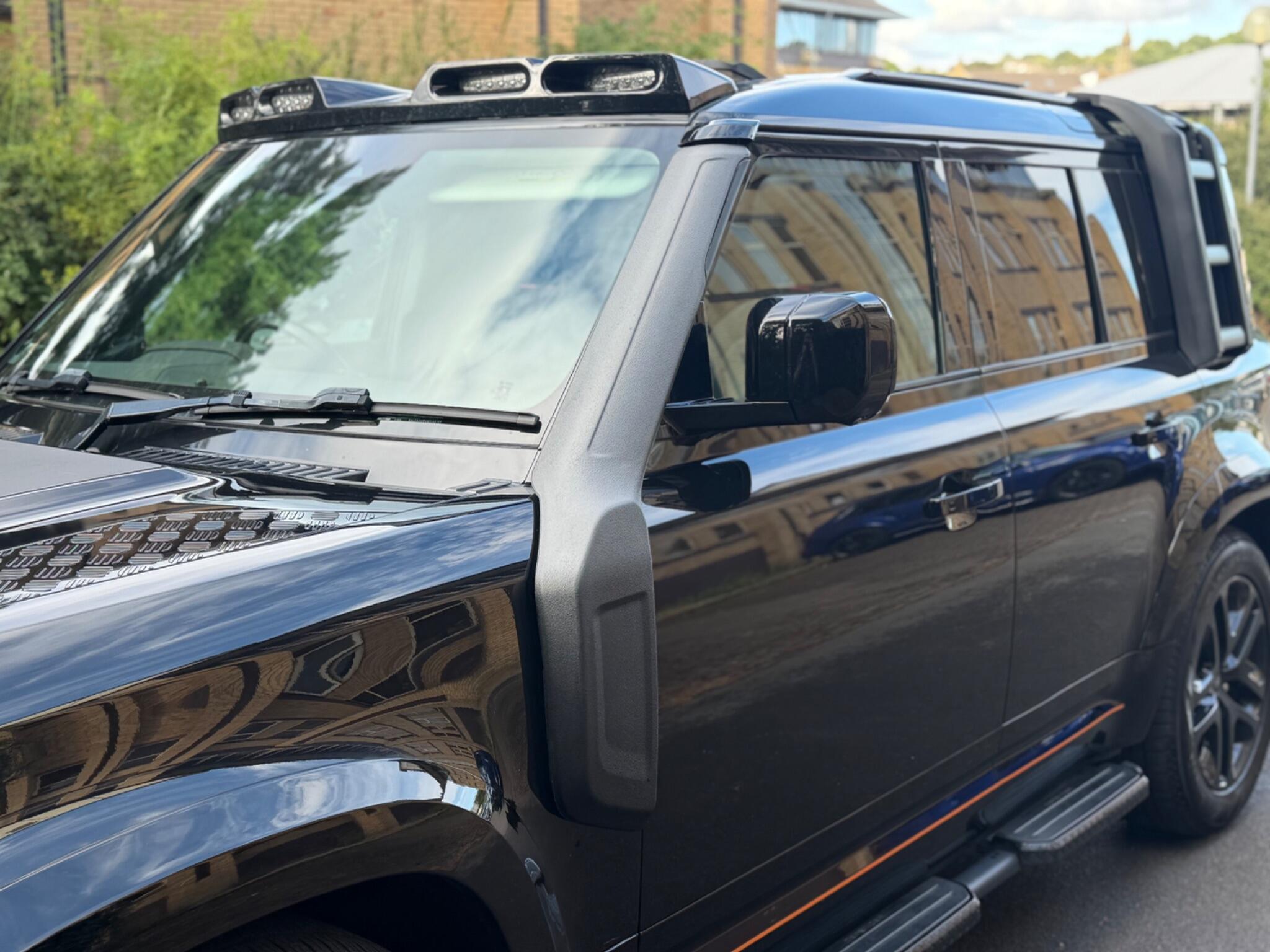 Land Rover Defender 110
