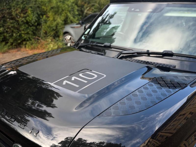 Land Rover Defender 110