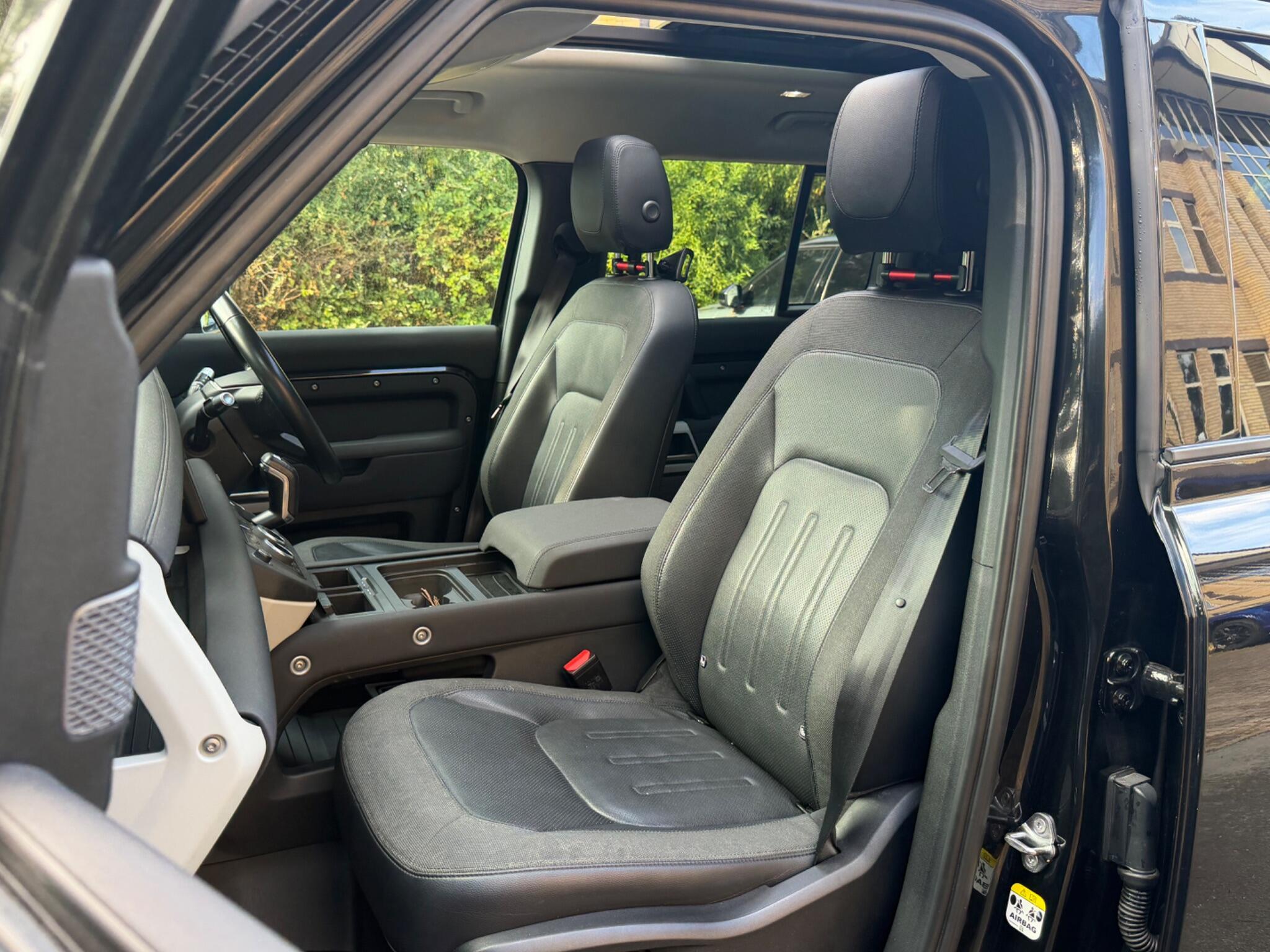 Land Rover Defender 110