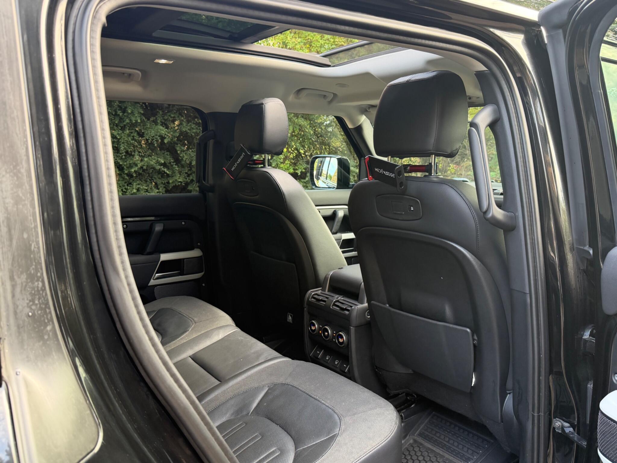 Land Rover Defender 110