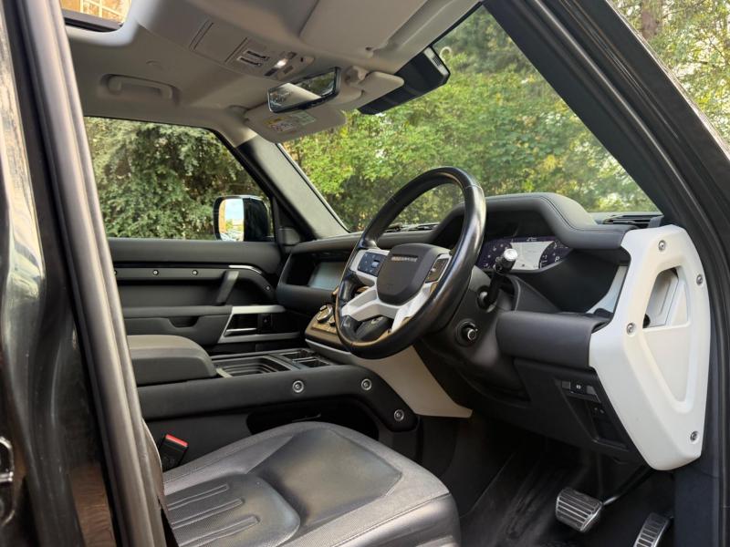 Land Rover Defender 110