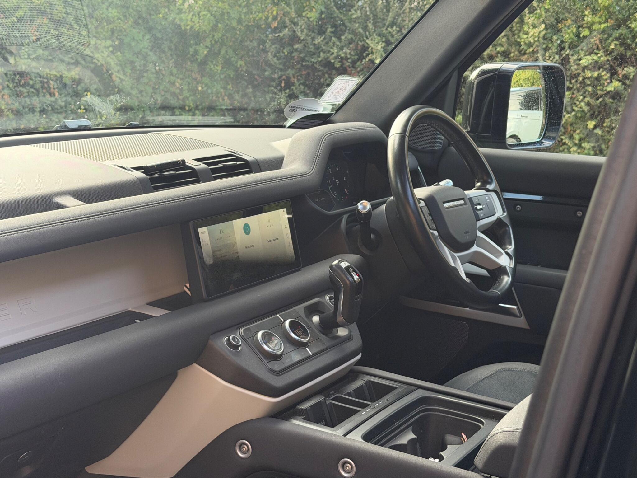 Land Rover Defender 110